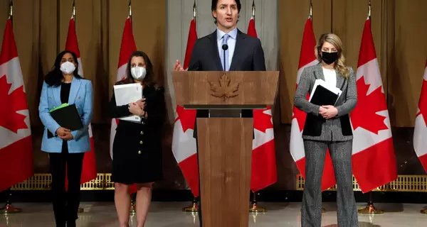 Канада объявила о вводе пакета санкций против России . Кто попал под ограничения