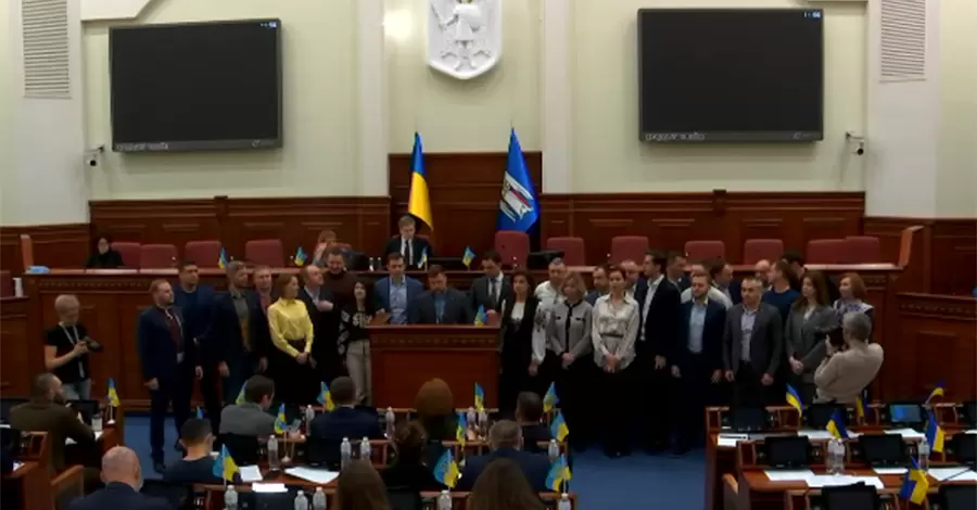 Кличко відкрив безстрокове засідання Київради. Депутати ухвалили низку рішень для забезпечення тероборони