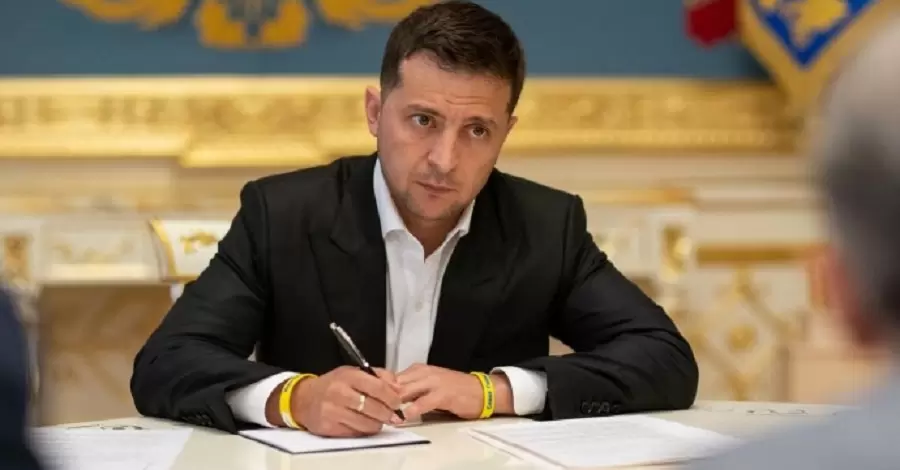 Глави фракцій надіслали листа Зеленському для зміни указу про введення НС в Україні