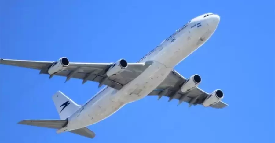 Украина официально закрыла небо для гражданских самолетов