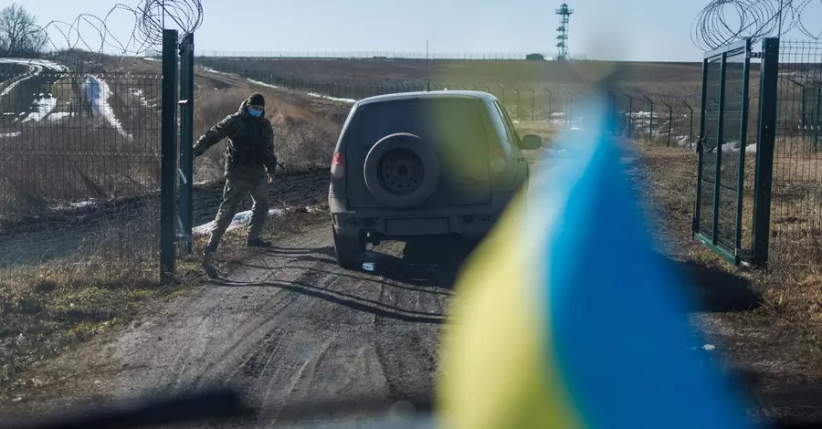 В Украине ввели военное положение: как оно скажется на жизни мирных граждан