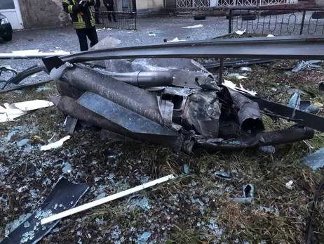 В Киеве на улице Васильковской рухнул беспилотник