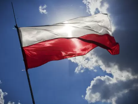 Польща розгортає пункти прийому біженців з України: обмеження на кордоні зняли