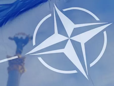 Реакция НАТО: 25 февраля проведут экстренный саммит по ситуации в Украине, но свои войска вводить не будут