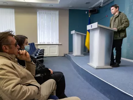 Шон Пенн приехал в Украину, чтобы снять вторжение России