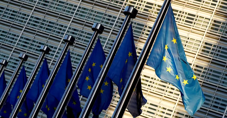 Украина подает заявку на вступление в ЕС по спецпроцедуре и ожидает “безотлагательного” решения