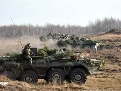 Под Киевом российские войска вступили в бой друг с другом: минус 9 танков и 4 БТР