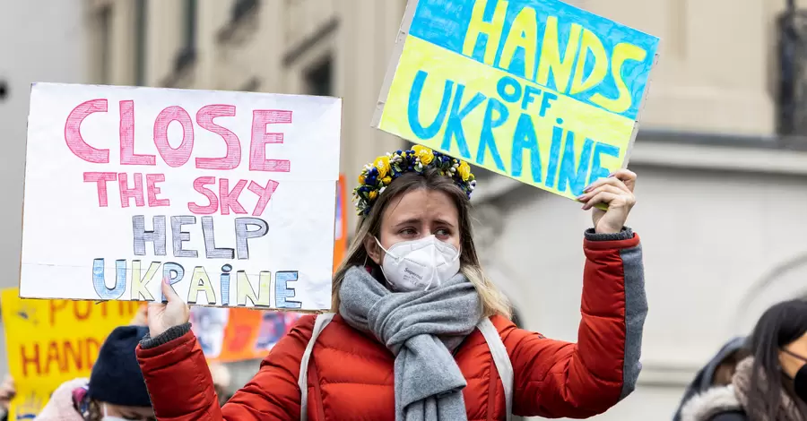 Люди у всьому світі виходять на мітинги та вимагають закрити небо над Україною