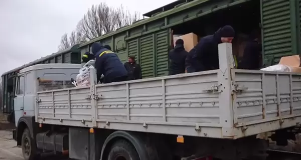 Запорожье получило первые 4 вагона гуманитарной помощи – Офис Президента