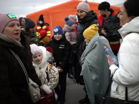 Сповідь біженки: господар готелю в Румунії запропонував жити безкоштовно, а німці завалили продуктами та одягом