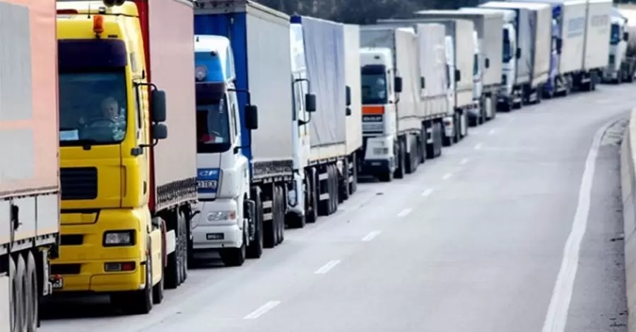 МІУ: Уряд спростив процедуру перевезення міжнародних вантажів для військовозобов’язаних чоловіків