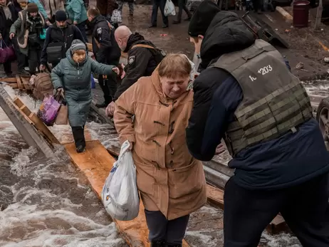 Не могли подумать, что услышим взрывы снова: переселенцы Донбасса опять бегут от войны