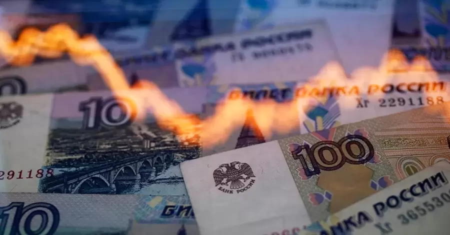 «Это пи@@ец»: российский экономист коротко оценил санкции, наложенные на РФ