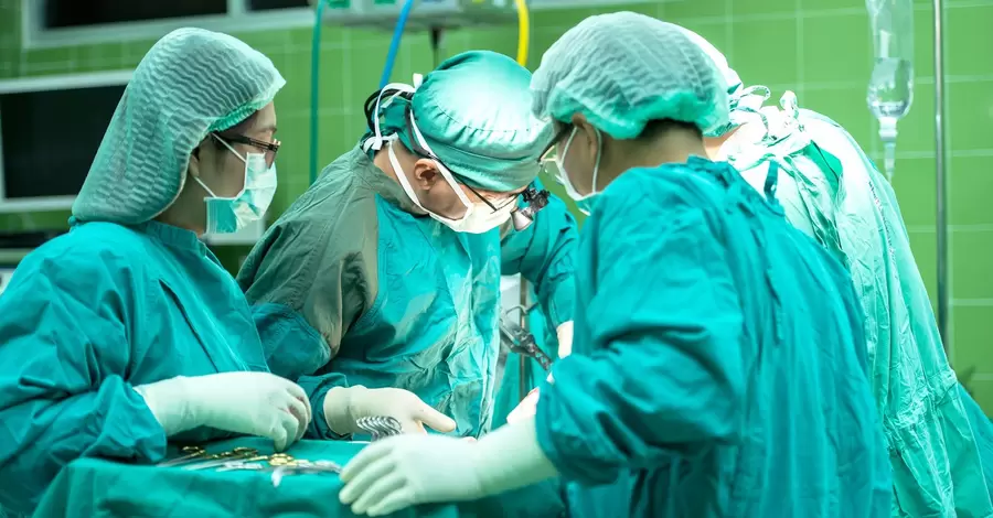 Перший у світі пацієнт із пересадженим свинячим серцем помер