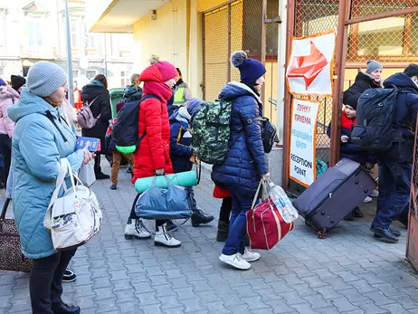 Законы о беженцах в мире: Болгария обещает пособие 700 долларов, а Швейцария впервые пустит без визы 