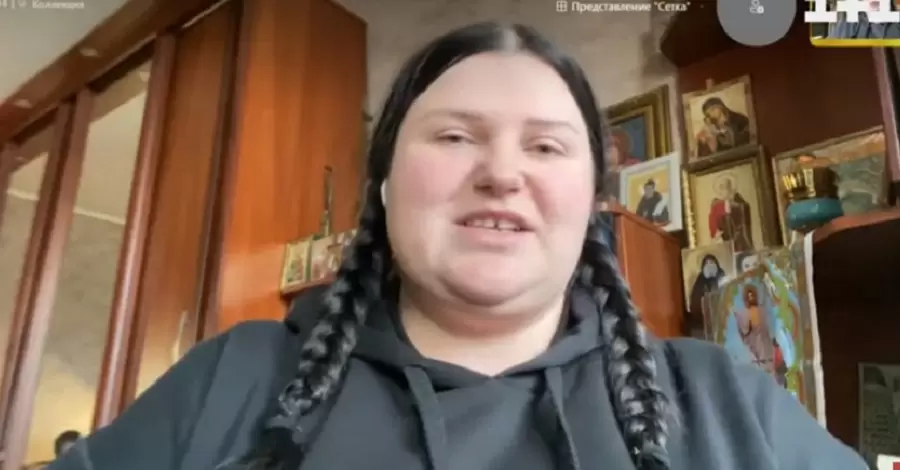 Alyona Alyona решила поддержать родную Киевщину - помогает в аптеке фасовать лекарства
