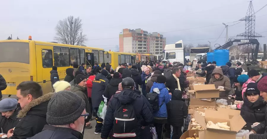Украина в воскресенье, 13 марта, открывает 14 гуманитарных коридоров: Офис президента озвучил полный список 