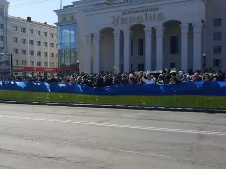 Жители Херсона и Мелитополя вышли на протесты под обстрелами российских оккупантов