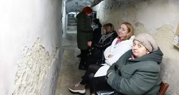 У Чернівцях сурмач вперше грав мелодію-візитку міста не з ратуші, а з укриття