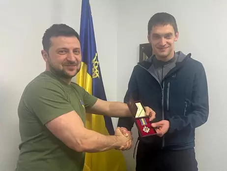 Зеленский наградил освобожденного из плена мэра Мелитополя орденом «За мужество»