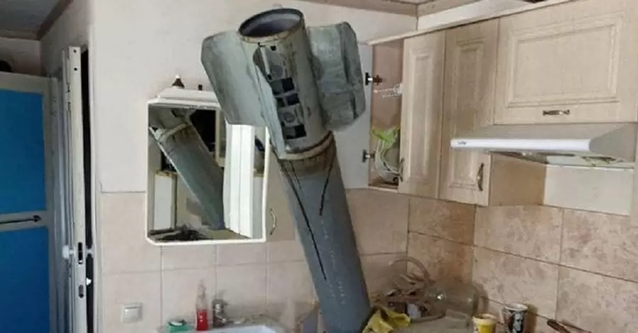 У Харківській області російська ракета пробила стелю вдома та застрягла на кухні