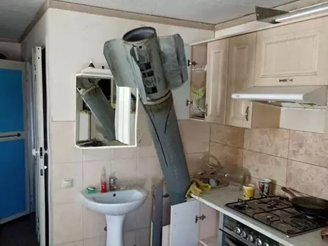 В Харьковской области российская ракета пробила потолок дома и застряла на кухне