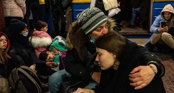 З окупованого Донбасу примусово вивозять жінок та дітей, відібравши документи та телефони