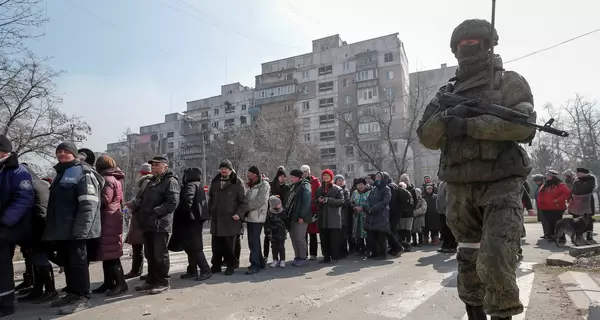 Окупанти насильно вивозять маріупольців до Росії, дезінформуючи, що 