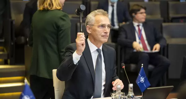 Йенс Столтенберг останется генеральным секретарем НАТО еще на год
