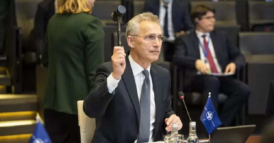 Йенс Столтенберг останется генеральным секретарем НАТО еще на год