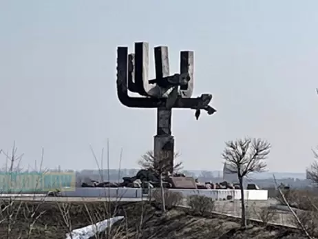 Артиллерия рф обстреляла памятник жертвам Холокоста на Харьковщине