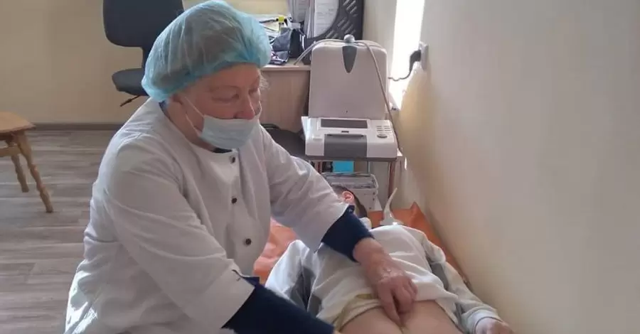 У Луганській області лікаря-акушера поранило у спину під час прийому пологів