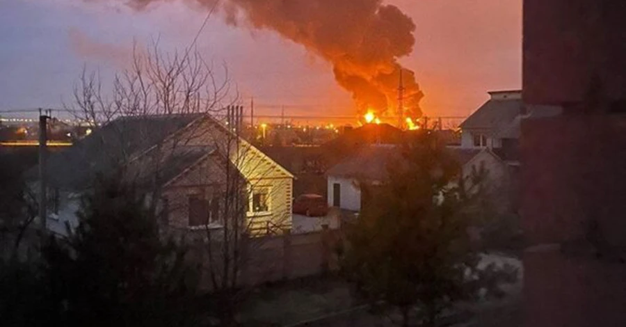 У російському Білгороді горить нафтобаза