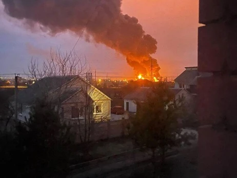 У російському Білгороді горить нафтобаза