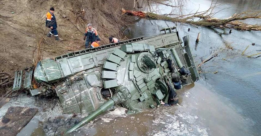 На Сумщині у річці затонув російський танк разом із екіпажем