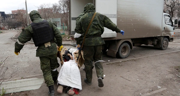 Солдати РФ хочуть зібрати в одному місці тіла вбитих маріупольців і представити їх як жертв ЗСУ