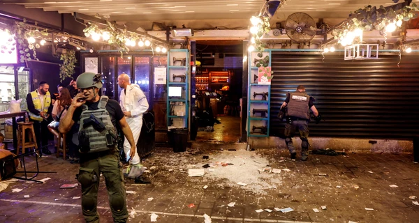 На главной улице Тель-Авива неизвестный открыл стрельбу по посетителям кафе, двое погибших