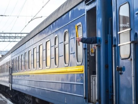 Глава Донецкой ОГА: Заблокированные после авиаударов поезда продолжили эвакуационные рейсы