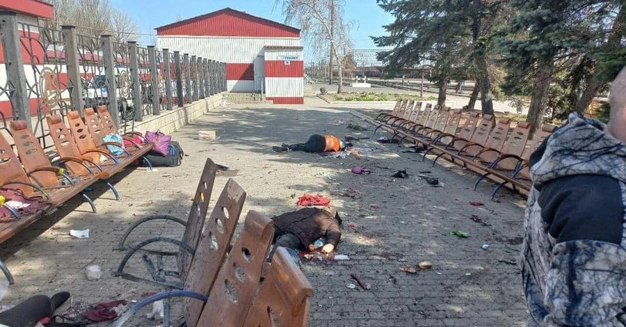 Кількість загиблих через удар по вокзалу Краматорська збільшилася до 50 людей, мешканців міста екстрено евакуюють