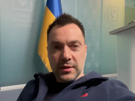 Чорнобаївка-2: Арестович оголосив про п'ятий удар по аеропорту Мелітополя