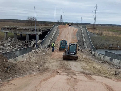 Кубраков: У Бородянці облаштовують тимчасовий проїзд зруйнованим мостом