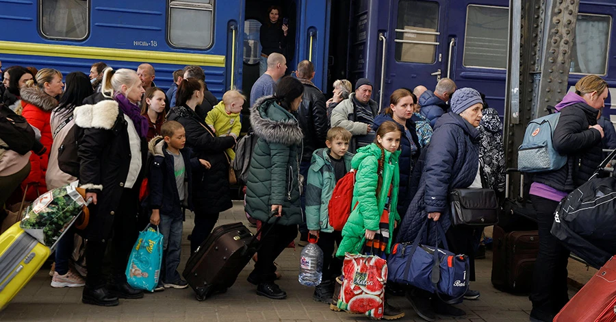 Украинка, бежавшая во Францию: Я укачивала дочку и увидела, как летит ракета. А потом раздался взрыв