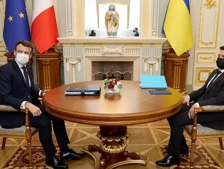 Зеленський обговорив з Макроном переговорний процес України з Росією
