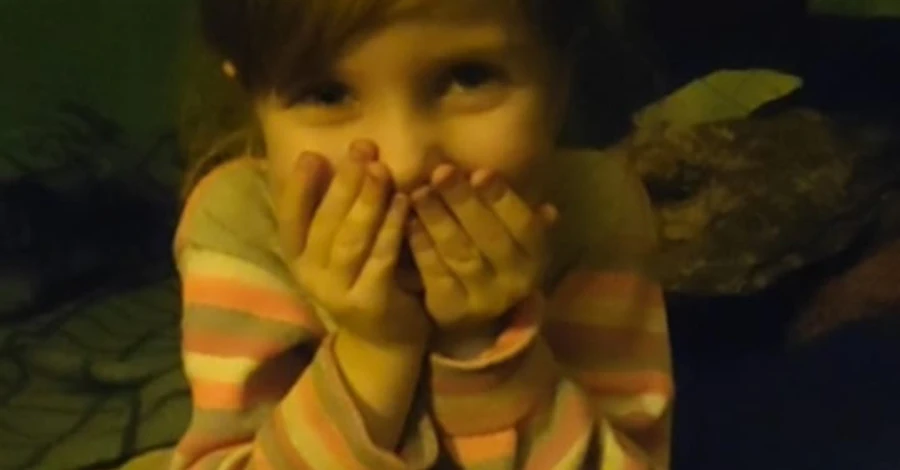 Аваков показав відео з обложеного Маріуполя: Це Аліса. Їй 4 роки і вона 50 днів живе з мамою у бункері
