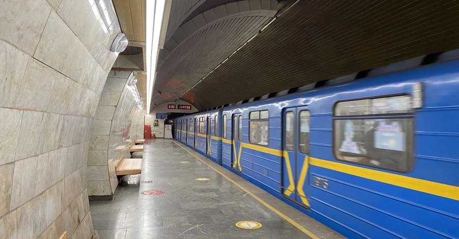 В Киеве увеличили время работы общественного транспорта