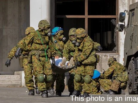 Япония перешлет в Украину дроны и костюмы химзащиты