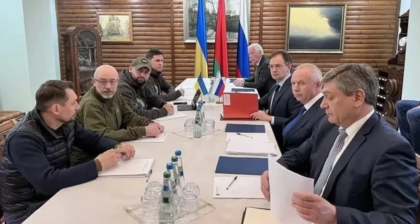 Арахамия и Подоляк подтвердили, что готовы приехать на переговоры с Россией в Мариуполь