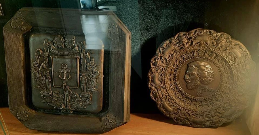 Россияне вывезли уникальную коллекцию из музея медальерного искусства в Мариуполе