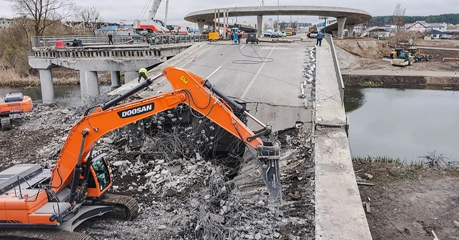 Кубраков: Разрушенную дорожную инфраструктуру удастся восстановить за два года