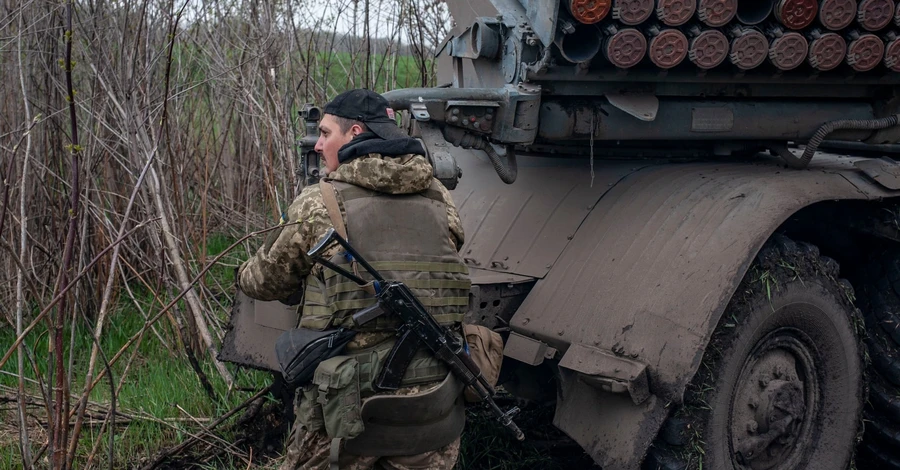Генштаб о ситуации на Донбассе: Враг наступает вдоль всей линии соприкосновения